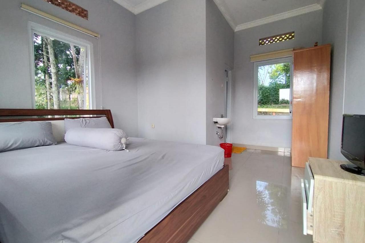 Villa Batu Tua Puncak Mitra Reddoorz โบกอร์ ภายนอก รูปภาพ