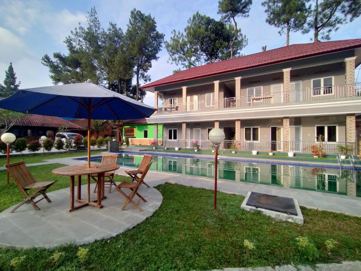Villa Batu Tua Puncak Mitra Reddoorz โบกอร์ ภายนอก รูปภาพ