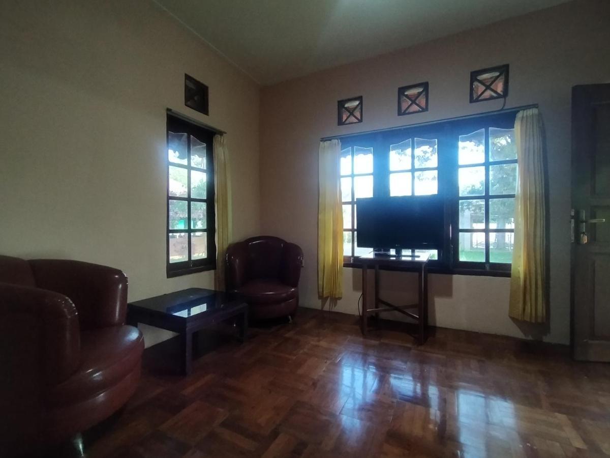 Villa Batu Tua Puncak Mitra Reddoorz โบกอร์ ภายนอก รูปภาพ