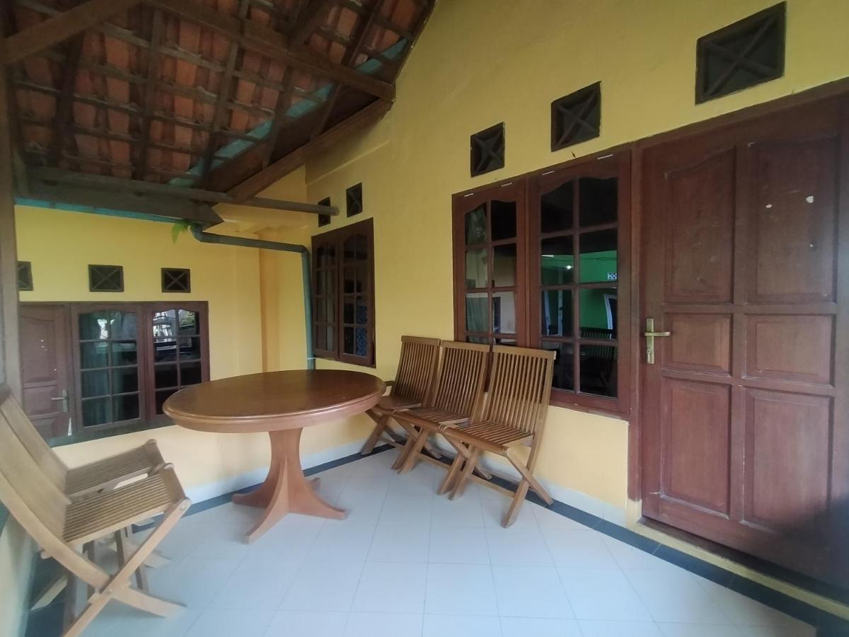 Villa Batu Tua Puncak Mitra Reddoorz โบกอร์ ภายนอก รูปภาพ